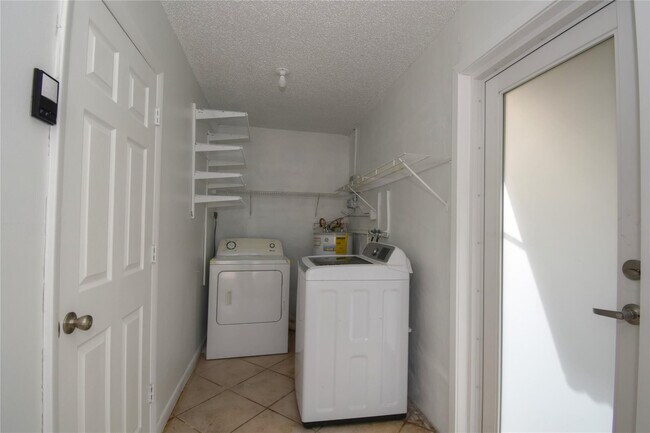 Building Photo - 960 NW 49th St