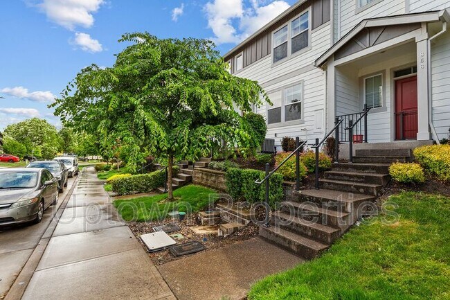 Building Photo - 876 N 18th Ave
