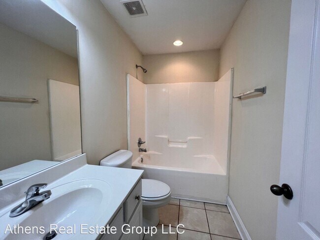 Building Photo - 5 br, 3 bath House - 170 Mandy Drive
