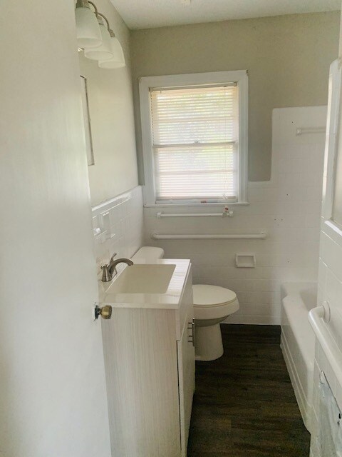 Bath #2 - 1206 Lafayette Ave