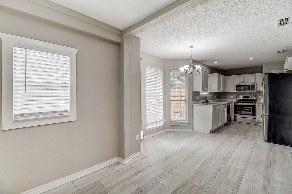 Building Photo - 1402 Stiles Ct