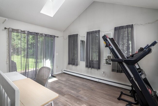 Building Photo - 43 Riverdell Dr