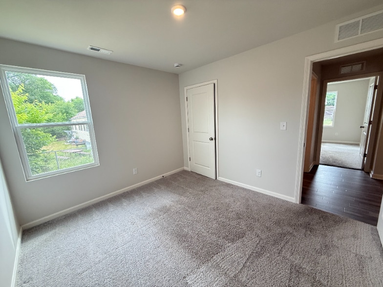 Building Photo - 213 Lowell Ave