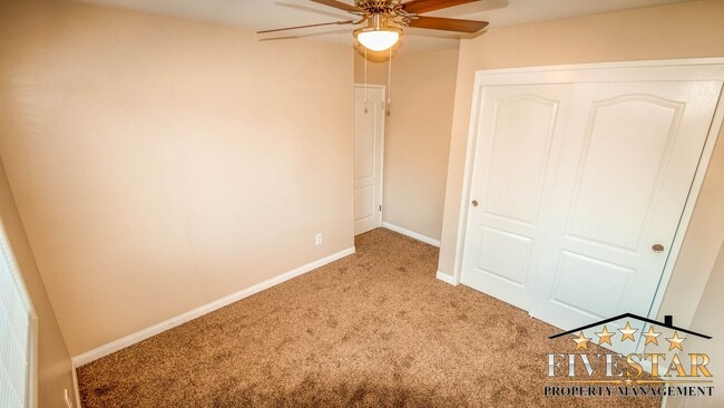 Building Photo - House for Rent in SouthWest Bakersfield