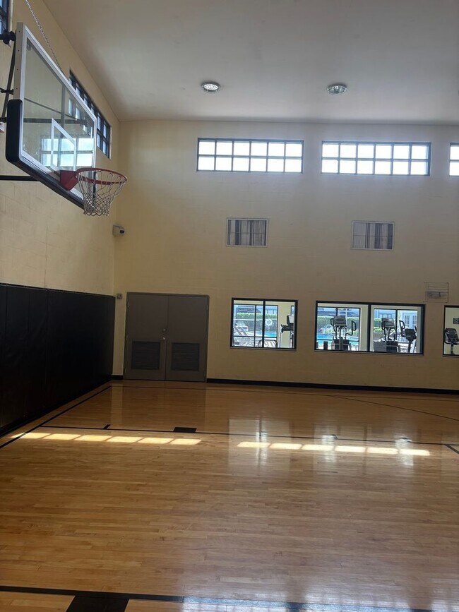 Building Photo - 1967 Cormorant Ct