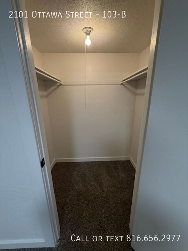 Building Photo - 2101 Ottawa St