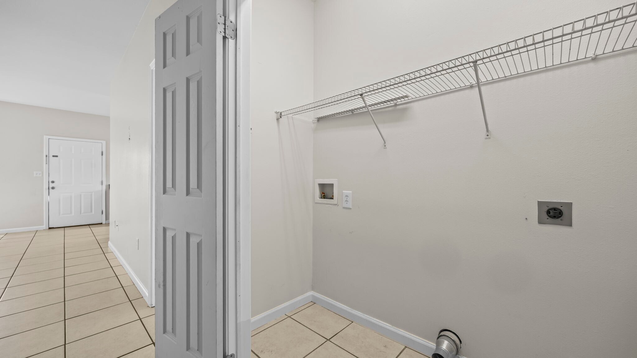 Laundry hookups - 601 S Cedar St