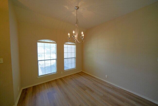 Building Photo - Move-In Ready Property Now Available in Selma, TX! - Realtor Commission: $600