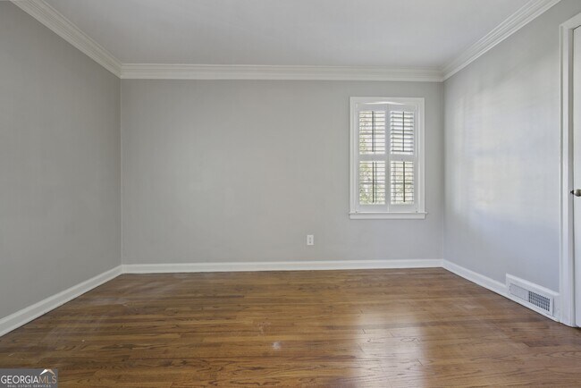 Building Photo - 849 Kipling Dr NW