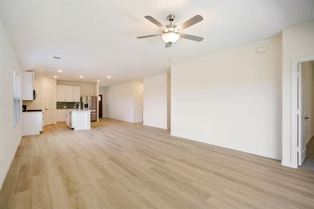 Building Photo - 300 Yellowstar Ln