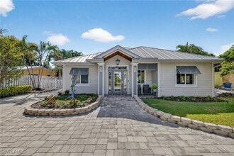 Building Photo - 740 5th Ave N