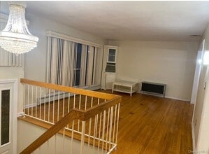 Building Photo - 400 Newbridge Rd