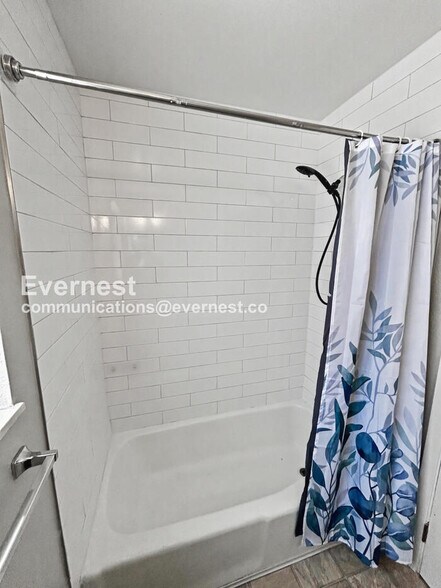 Building Photo - 7380 Colonial Dr