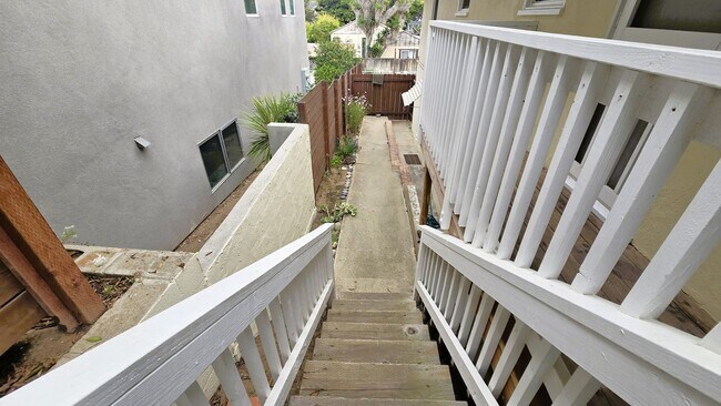 Building Photo - 283NE
