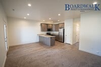 Building Photo - Great 3 Bedroom Townhome with Garage