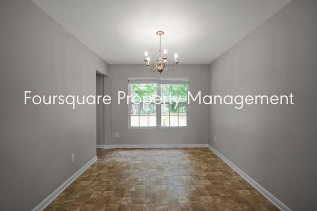 Building Photo - 4-Bed Single Family Home with Open Layout,...