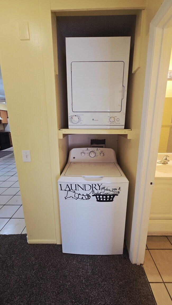 Building Photo - 1715 Bentley Blvd