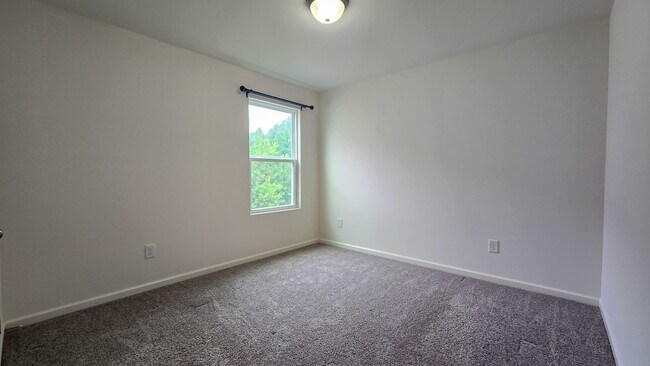 Building Photo - 489 Green Arbor Ln