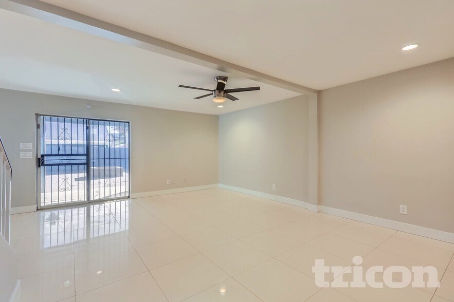 Building Photo - 2613 N 89th Dr