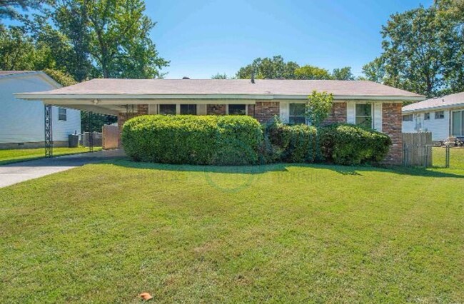 Primary Photo - 3BR 2BA Great family home with Carport and...