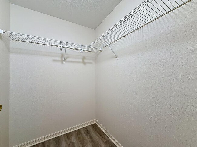 Building Photo - 704 Eagle Pond Dr
