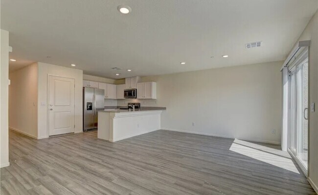 Building Photo - 10923 Heatherford Ave