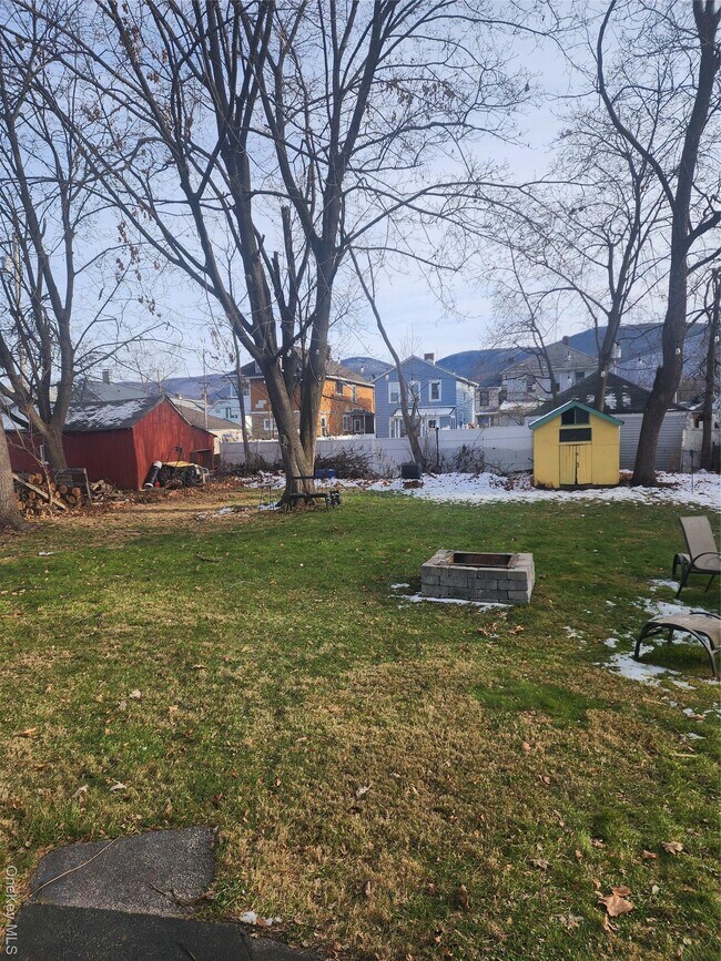 Building Photo - 20 S Elm St