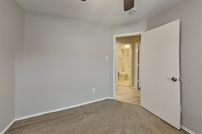 Building Photo - 1327 Coppercrest Dr