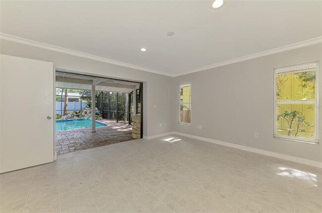 Building Photo - 1224 S View Dr
