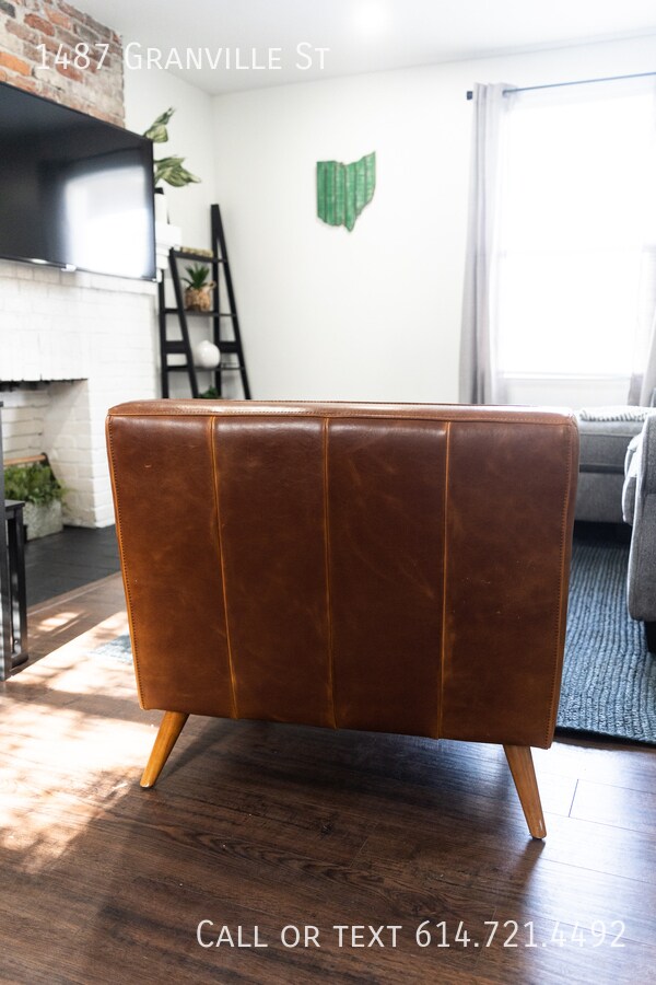 Building Photo - 1487 Granville St