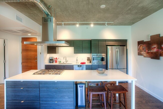 Building Photo - Highrise 1 Bedroom at Portland on the Park