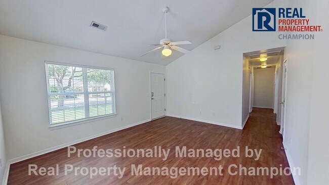 Building Photo - 3 BD/2BA Home in Azalea Trace w/Fenced Backyard and Exciting Updates Underway!