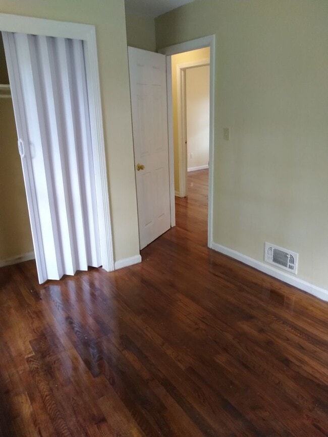 Building Photo - 108 Mount Zion Rd