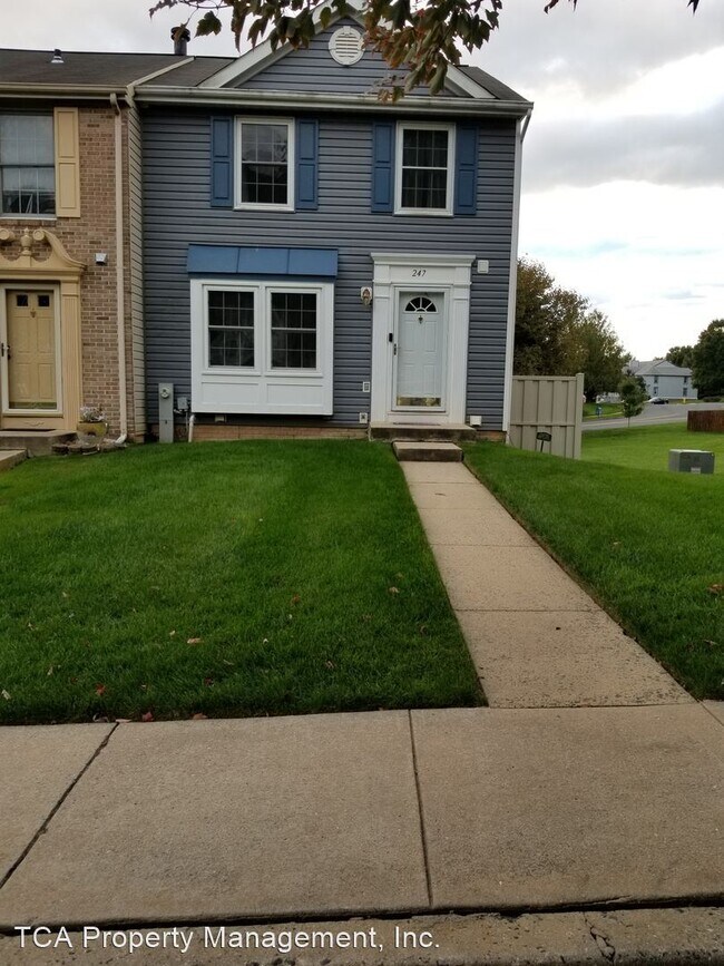 Primary Photo - 3 br, 2.5 bath House - 247 Maple Wreath Court
