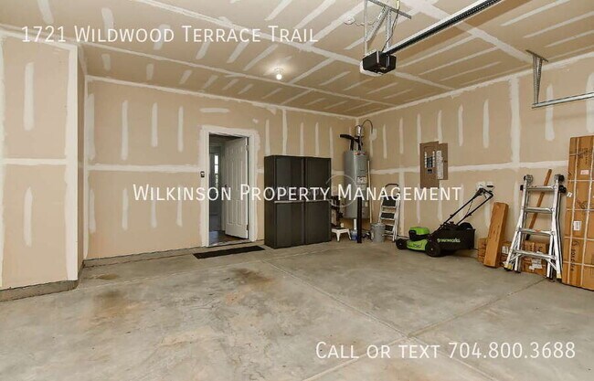Building Photo - 1721 Wildwood Terrace Trl
