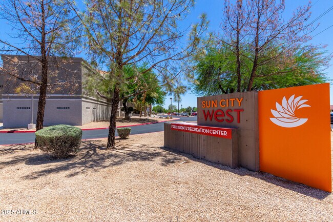 Building Photo - 12930 W Seville Dr