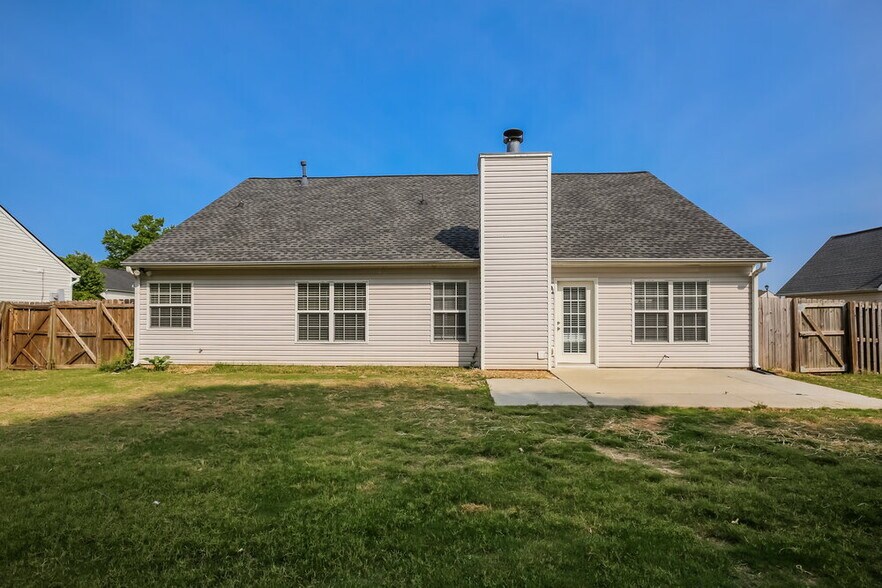 Building Photo - 2435 Cordillo Dr