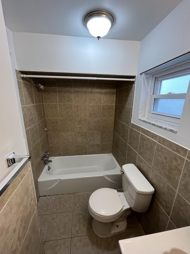 Building Photo - 1511 Ridge Ave