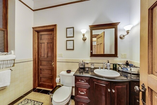 Building Photo - 2052 N Orleans St