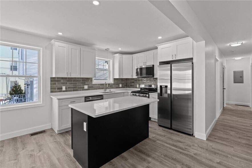 Building Photo - 29 Stansbury St