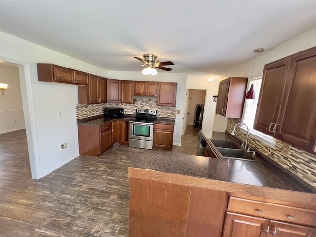 Building Photo - 251 Cross Point Cove