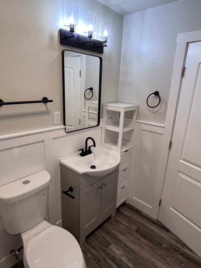 Building Photo - Charming Remodeled Home