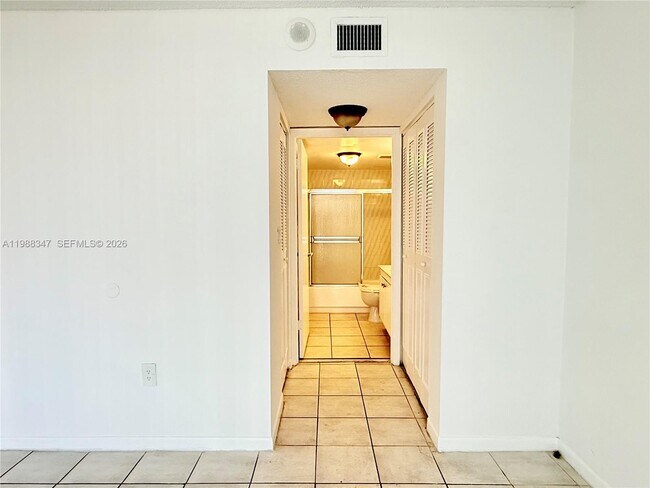 Building Photo - 1300 NE Miami Gardens Dr