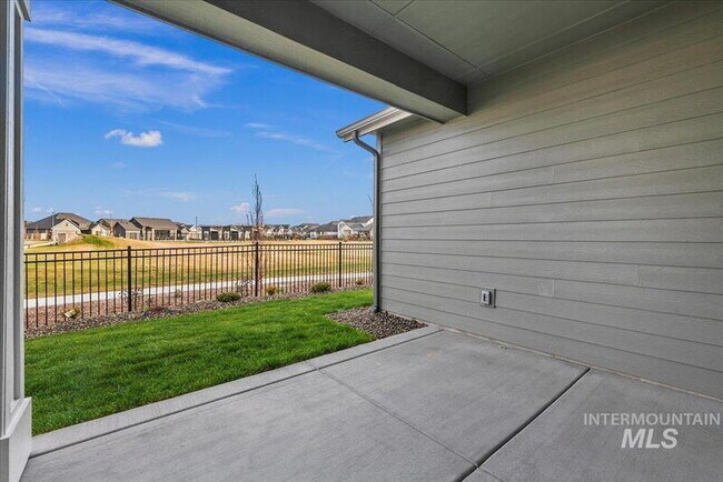 Building Photo - 4880 S Colusa Ave