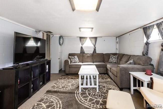 Building Photo - 417 N John St