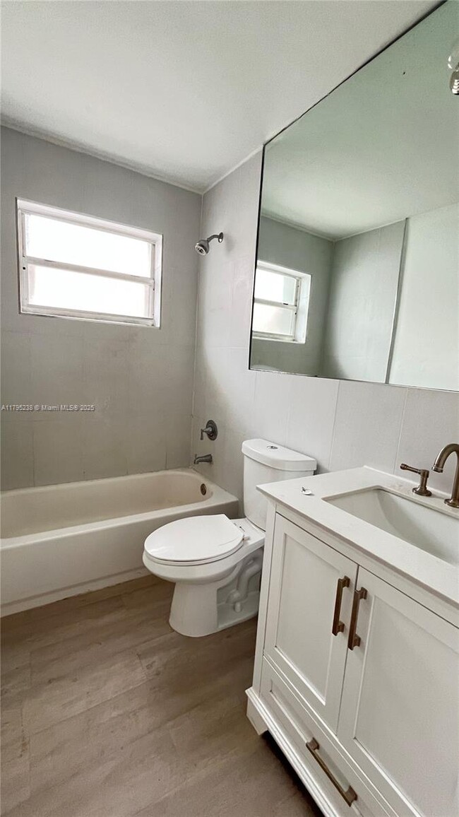 Building Photo - 1807 NW 33rd St