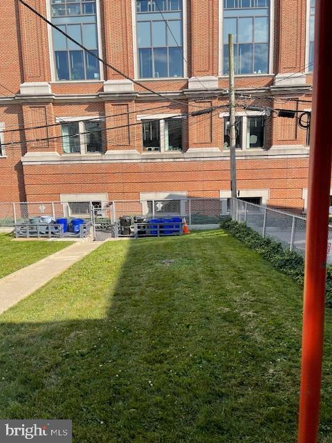 Building Photo - 208 W Gay St