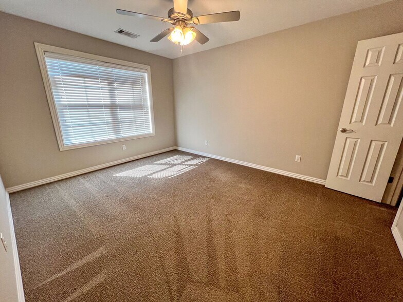 Building Photo - 9820 Mylea Cir