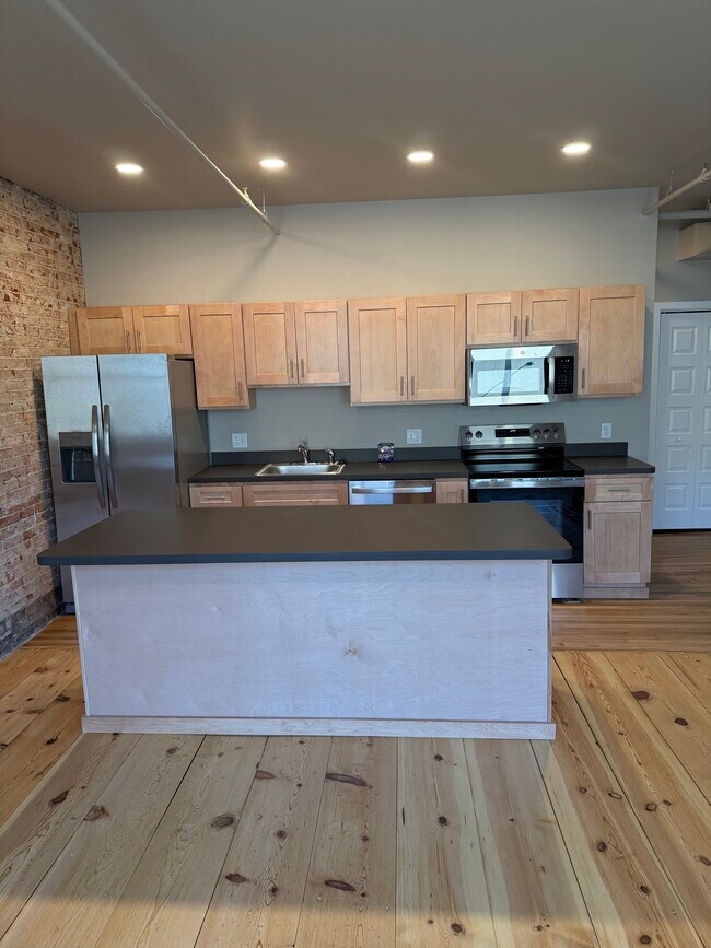 Building Photo - Tandem Ventures