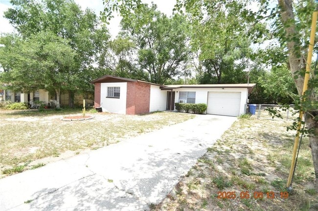 Building Photo - 8320 Oleander Ln